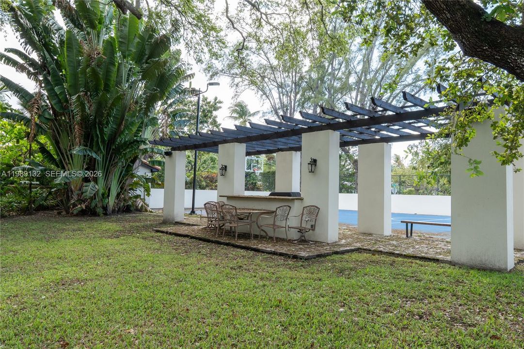 For Sale: $28,800,000 (6 beds, 5 baths, 5775 Square Feet)