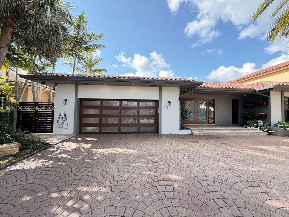 For Rent: $26,500 (4 beds, 2 baths, 2971 Square Feet)