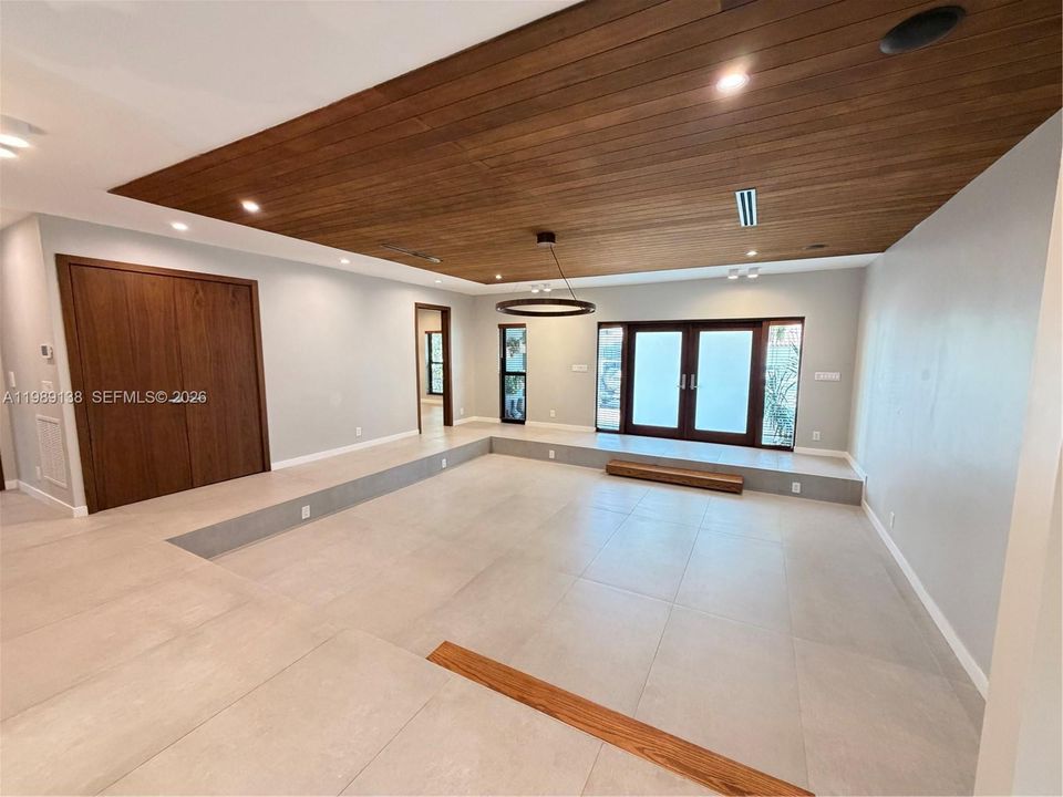 For Rent: $26,500 (4 beds, 2 baths, 2971 Square Feet)
