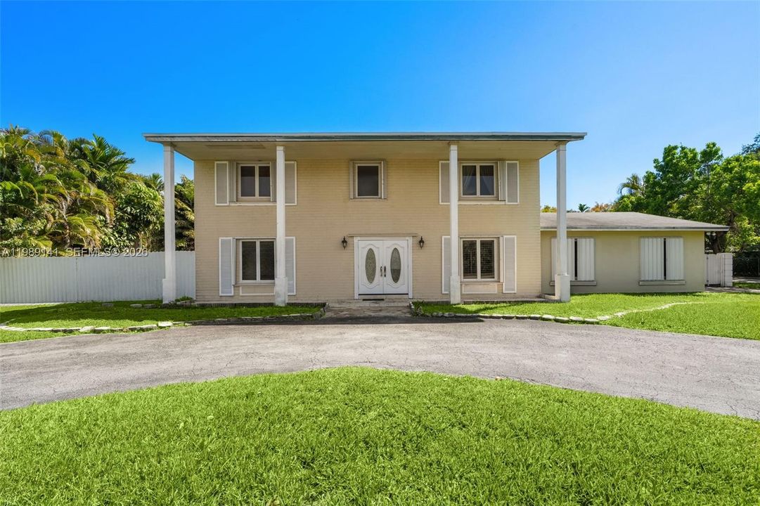 На продажу: $1,995,000 (5 спален, 3 ванн, 3827 Квадратных фут)
