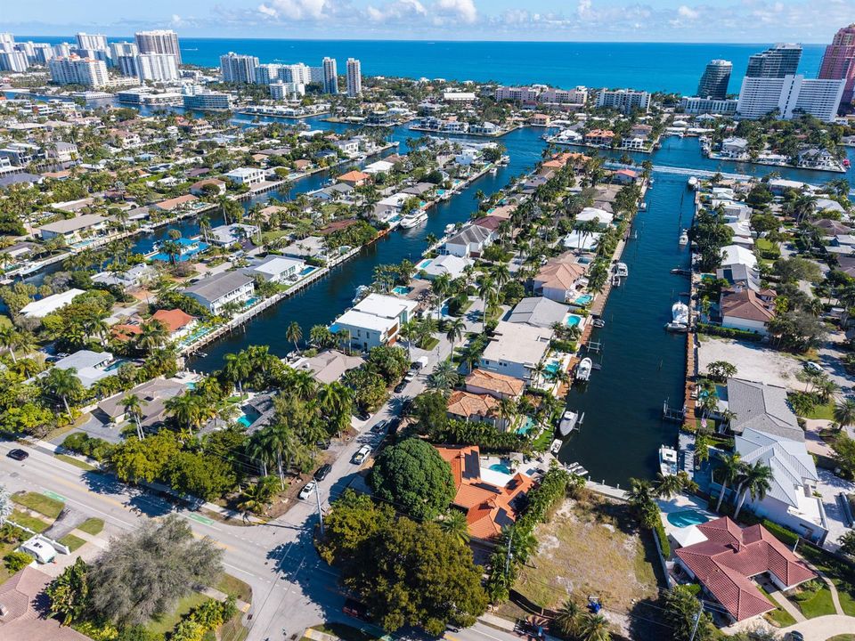 2460 Bayview Dr Fort-print-052-048-Water