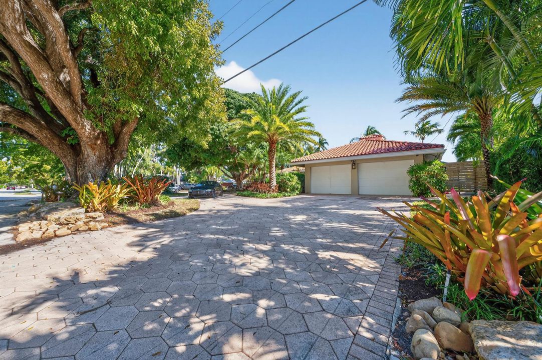 2460 Bayview Dr Fort-print-047-042-Front
