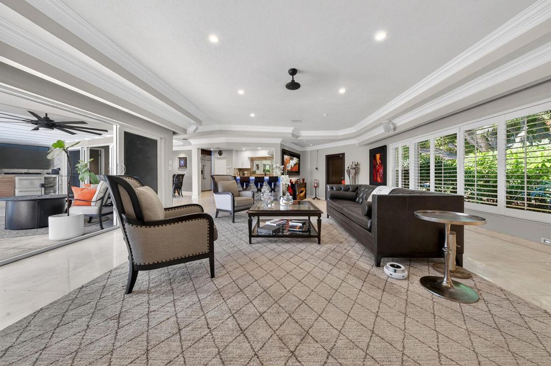 2460 Bayview Dr Fort-print-007-025-Livin