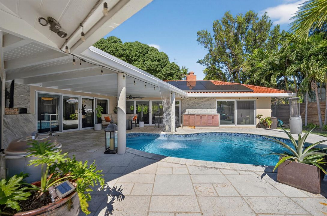 2460 Bayview Dr Fort-print-036-046-patio