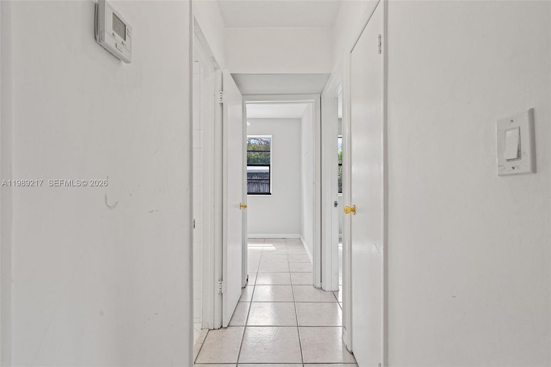 Activo con contrato: $324,900 (4 camas, 2 baños, 1392 Pies cuadrados)