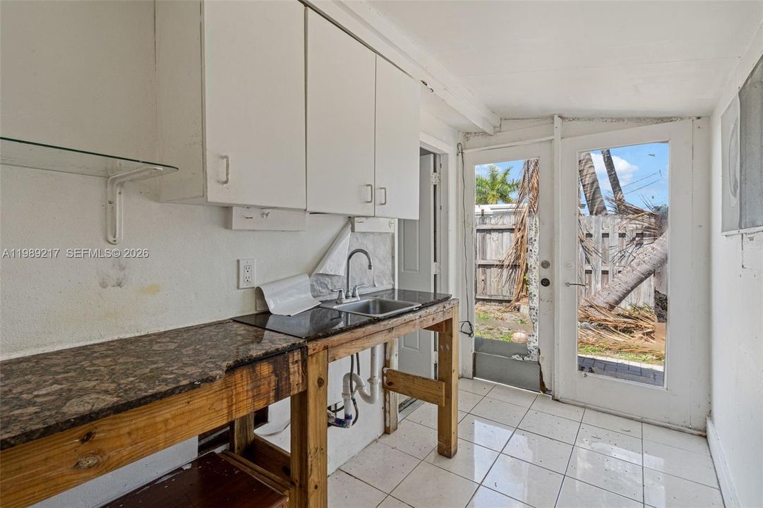 Activo con contrato: $324,900 (4 camas, 2 baños, 1392 Pies cuadrados)