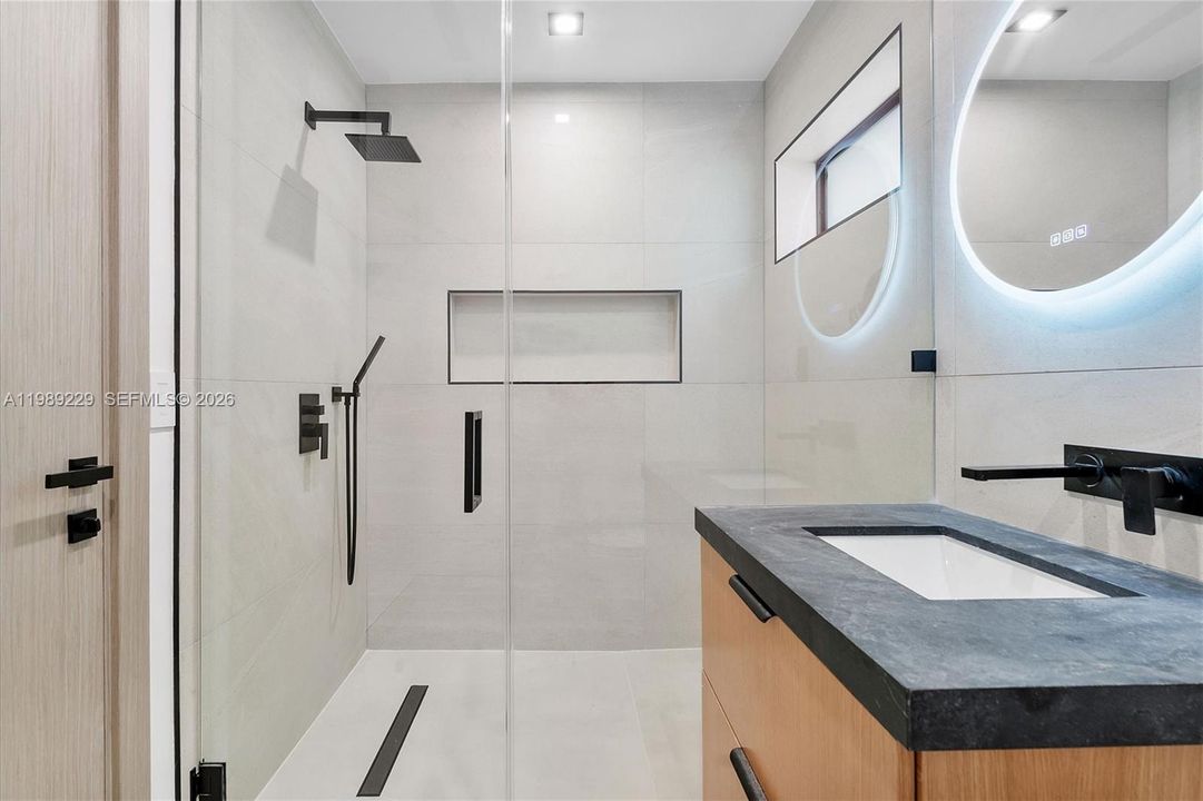 En Venta: $4,950,000 (5 camas, 6 baños, 5357 Pies cuadrados)