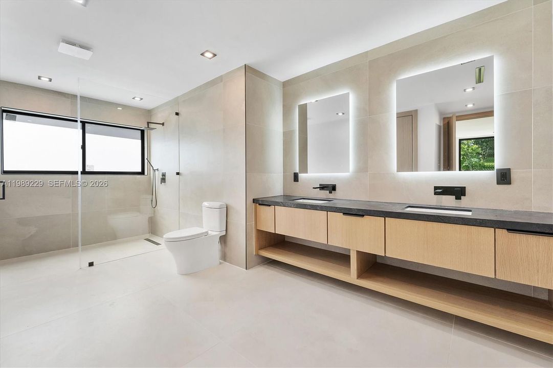 En Venta: $4,950,000 (5 camas, 6 baños, 5357 Pies cuadrados)