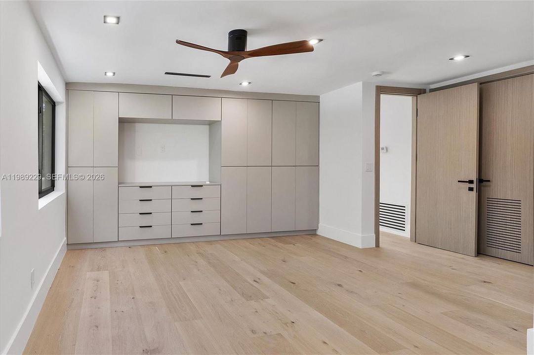 En Venta: $4,950,000 (5 camas, 6 baños, 5357 Pies cuadrados)