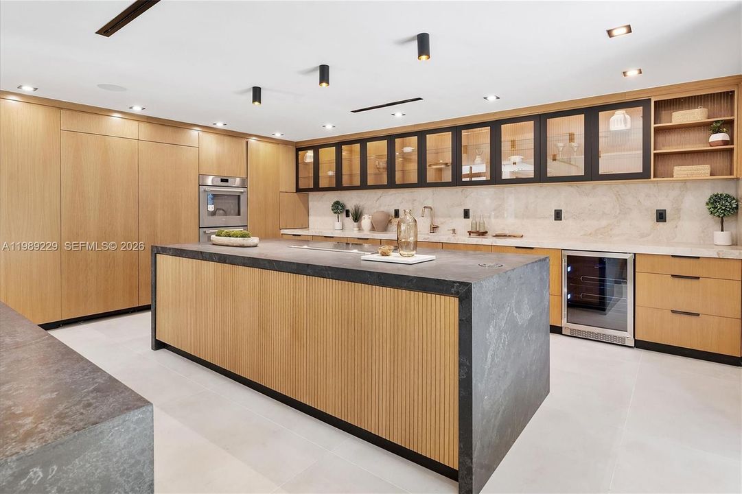 En Venta: $4,950,000 (5 camas, 6 baños, 5357 Pies cuadrados)