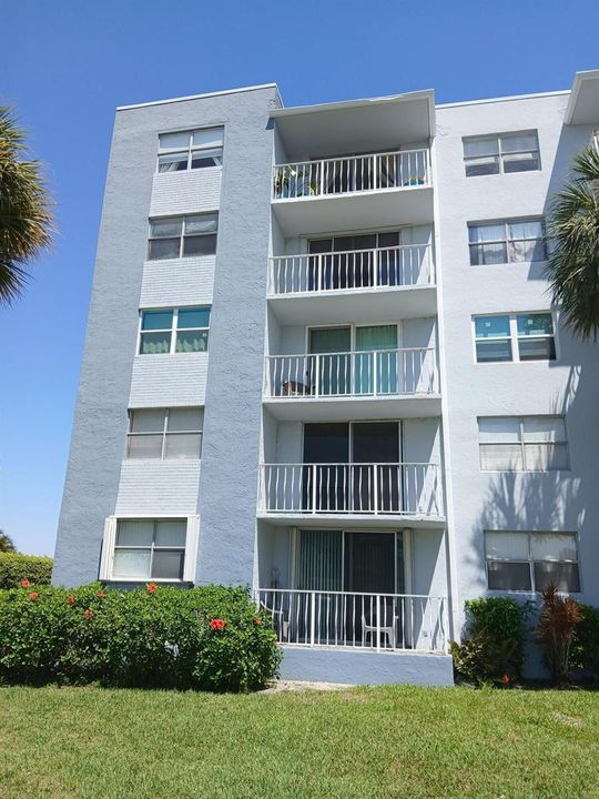 End Unit Condo 4th Floor Martin Group Re