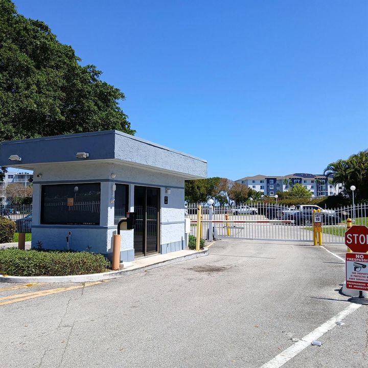 Gated Entrance Security Martin Group Rea