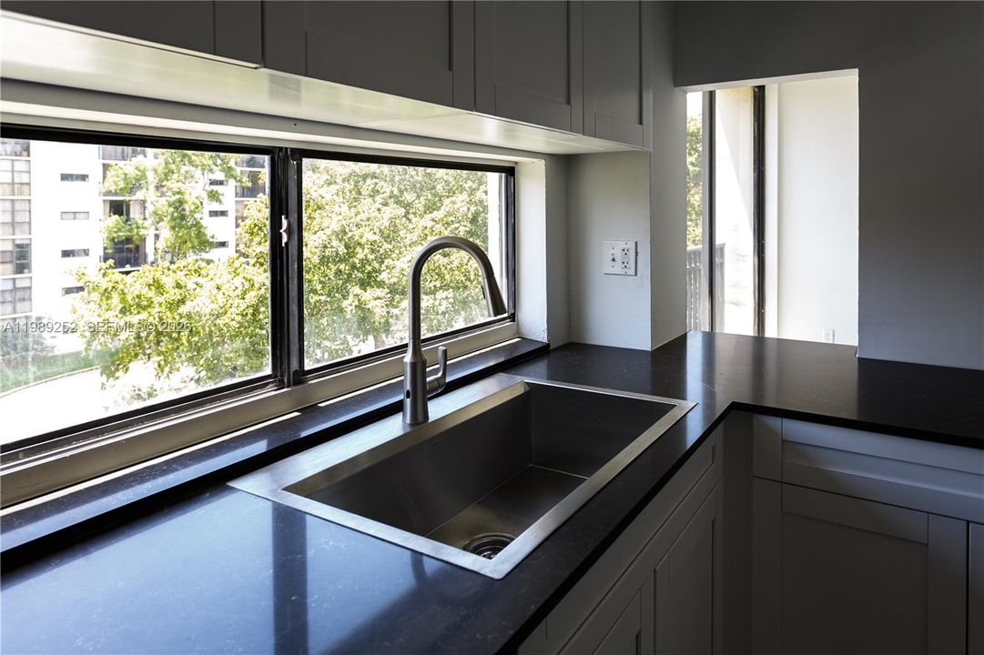 En Venta: $329,500 (1 camas, 1 baños, 767 Pies cuadrados)