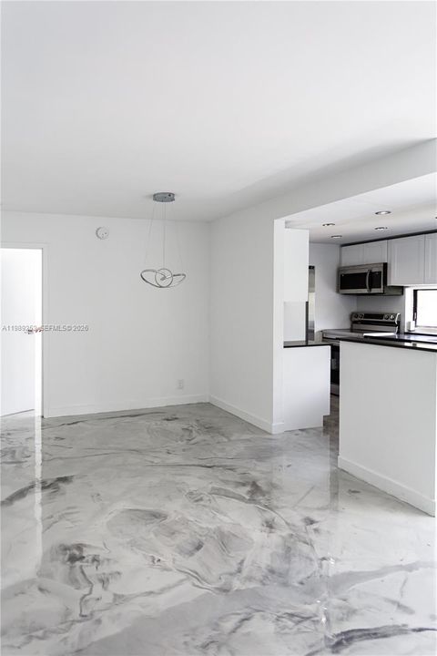 En Venta: $329,500 (1 camas, 1 baños, 767 Pies cuadrados)