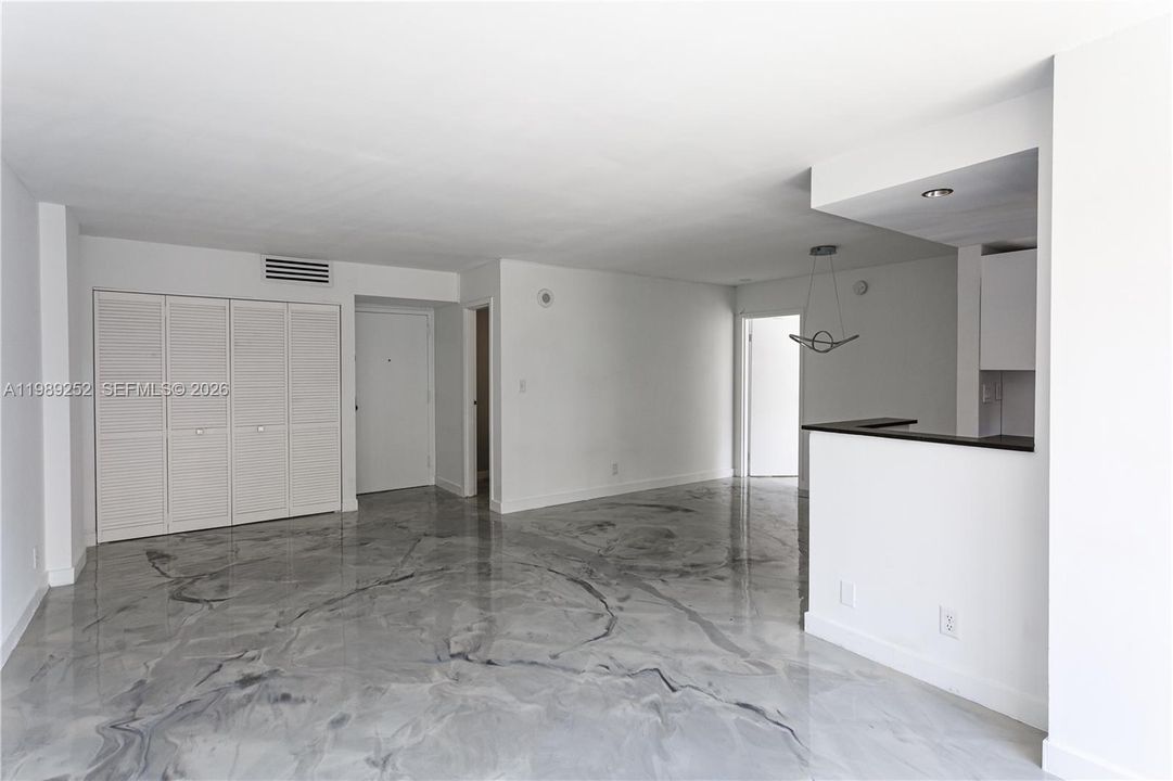 En Venta: $329,500 (1 camas, 1 baños, 767 Pies cuadrados)