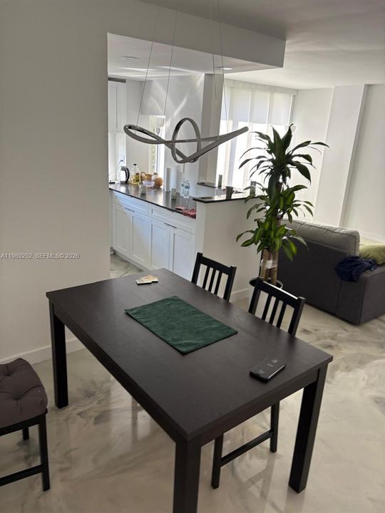 En Venta: $329,500 (1 camas, 1 baños, 767 Pies cuadrados)