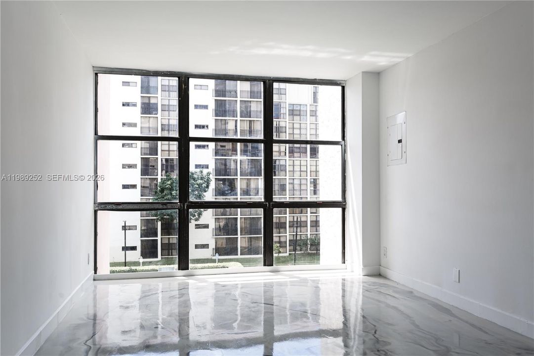 En Venta: $329,500 (1 camas, 1 baños, 767 Pies cuadrados)