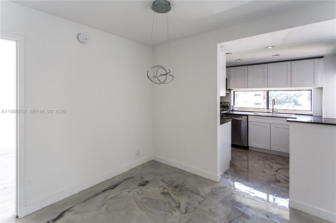 En Venta: $329,500 (1 camas, 1 baños, 767 Pies cuadrados)