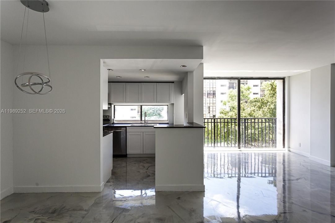 En Venta: $329,500 (1 camas, 1 baños, 767 Pies cuadrados)
