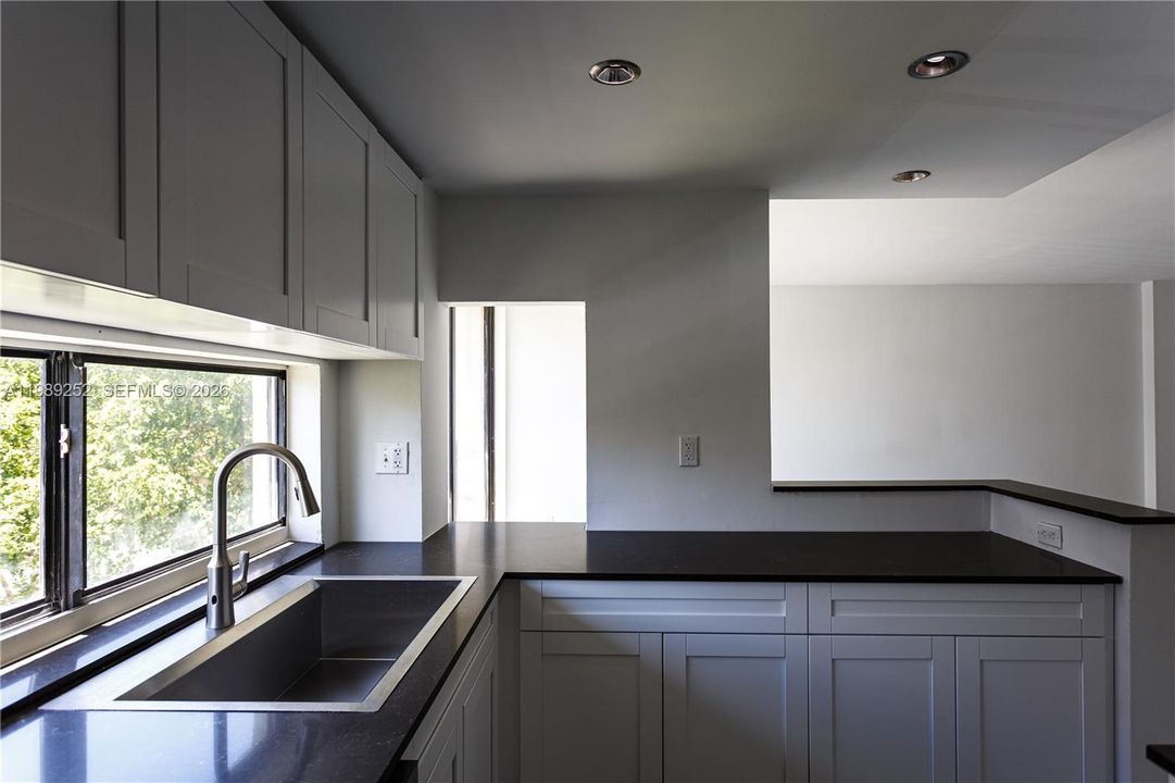 En Venta: $329,500 (1 camas, 1 baños, 767 Pies cuadrados)