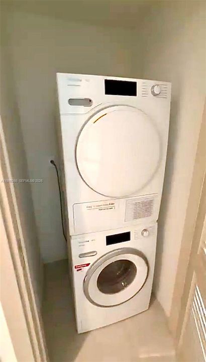 En Venta: $755,000 (1 camas, 1 baños, 836 Pies cuadrados)