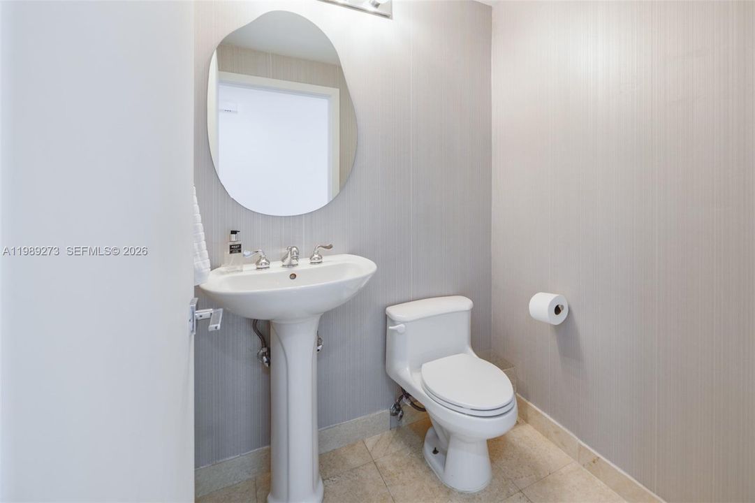 For Sale: $1,158,000 (3 beds, 2 baths, 2720 Square Feet)