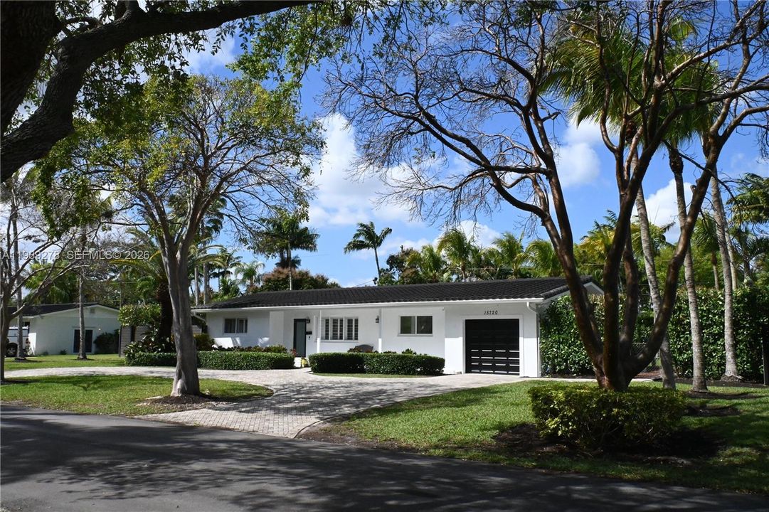 Active With Contract: $980,000 (3 beds, 2 baths, 1504 Square Feet)