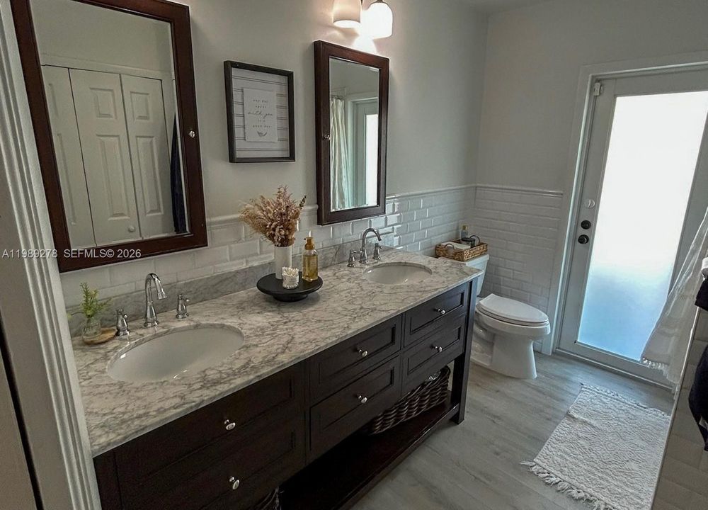 Active With Contract: $980,000 (3 beds, 2 baths, 1504 Square Feet)