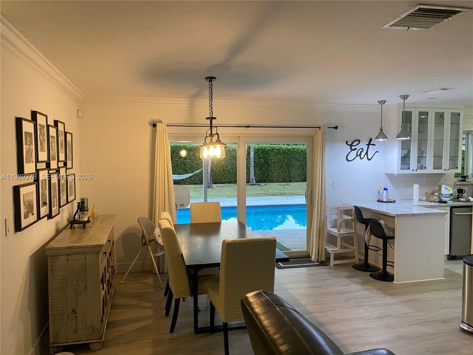 Active With Contract: $980,000 (3 beds, 2 baths, 1504 Square Feet)