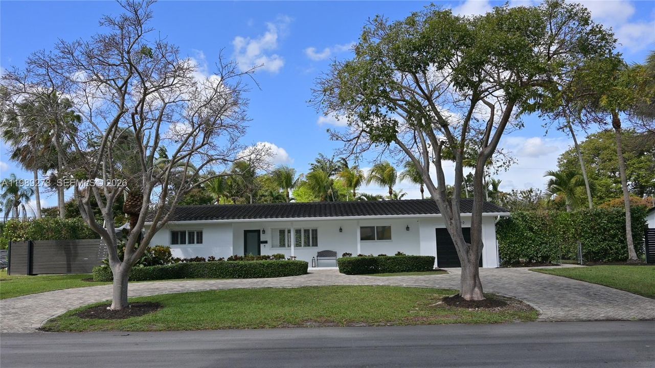 Active With Contract: $980,000 (3 beds, 2 baths, 1504 Square Feet)