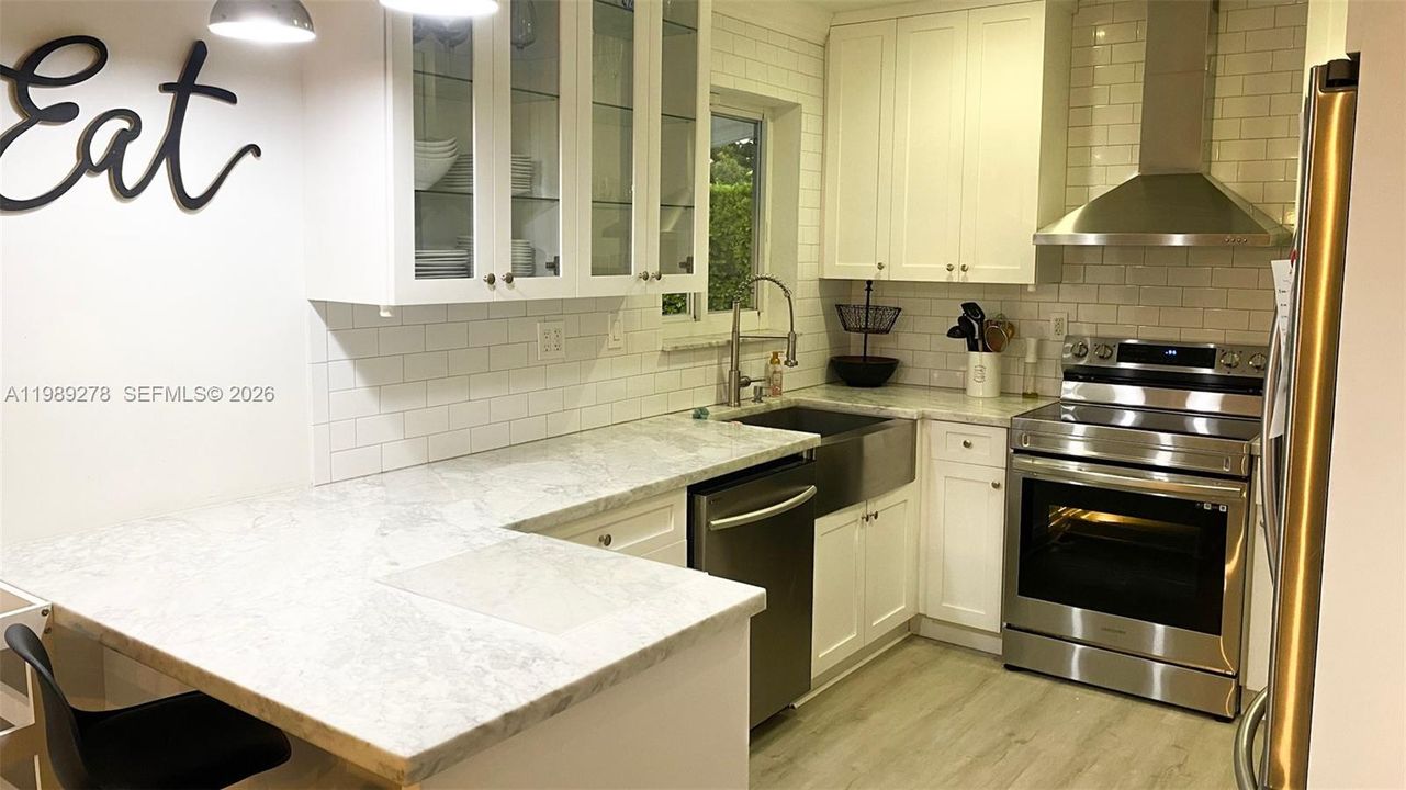 Active With Contract: $980,000 (3 beds, 2 baths, 1504 Square Feet)