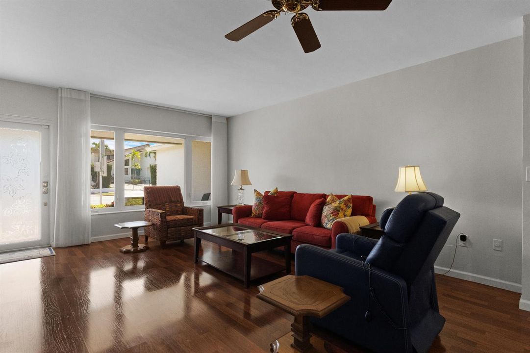 3_accutour_1555-71st-st-008