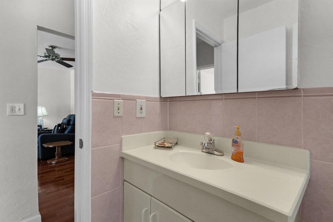 28_accutour_1555-71st-st-038
