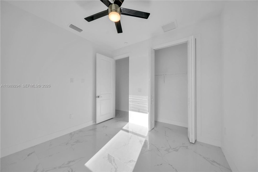 Vendido Recientemente: $374,900 (4 camas, 2 baños, 1719 Pies cuadrados)