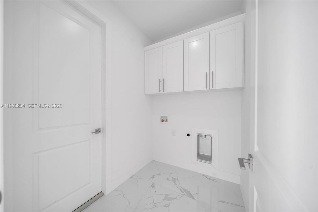 Vendido Recientemente: $374,900 (4 camas, 2 baños, 1719 Pies cuadrados)