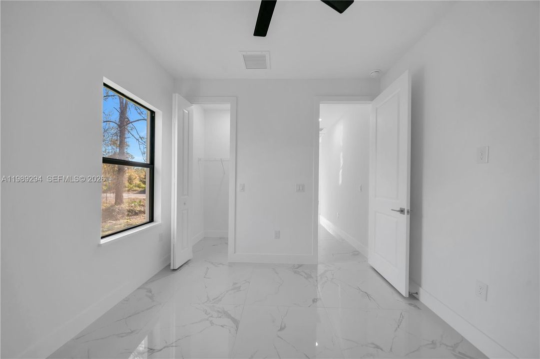 Vendido Recientemente: $374,900 (4 camas, 2 baños, 1719 Pies cuadrados)