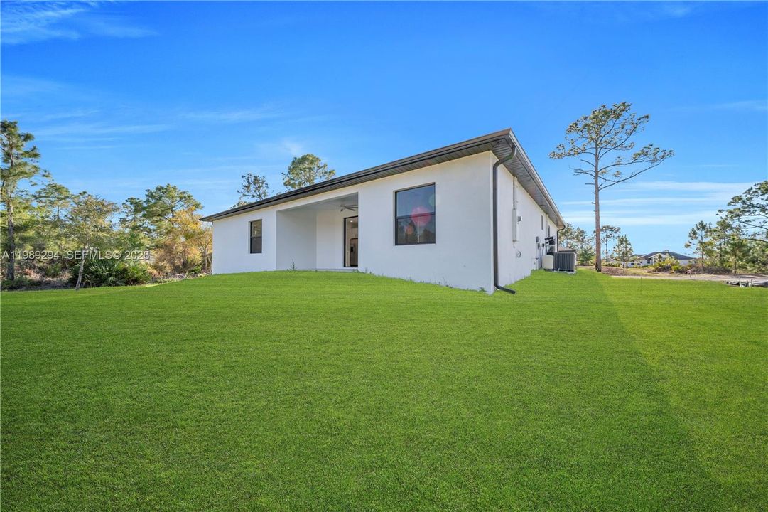 Vendido Recientemente: $374,900 (4 camas, 2 baños, 1719 Pies cuadrados)
