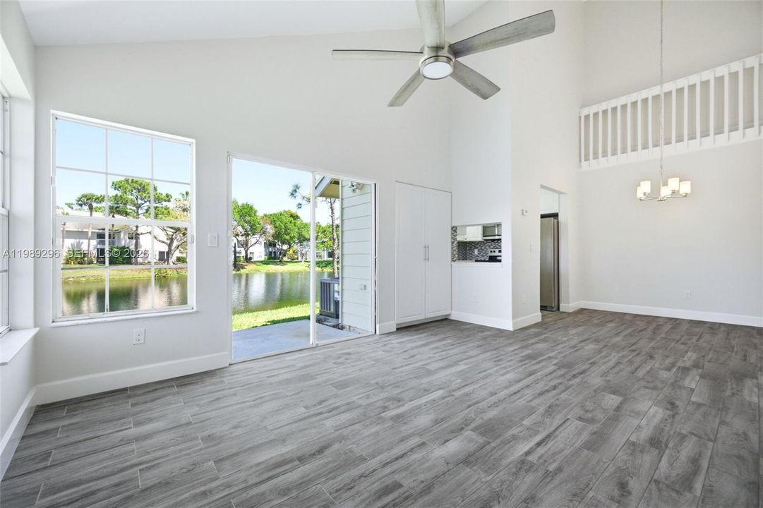 Activo con contrato: $298,000 (3 camas, 2 baños, 1167 Pies cuadrados)