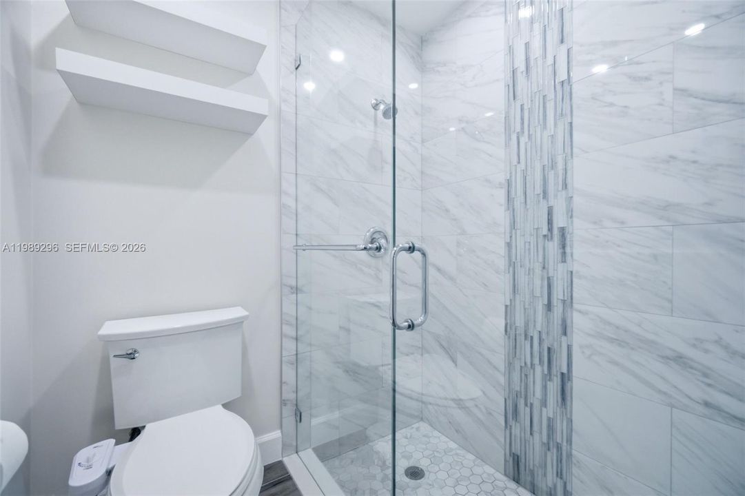 Activo con contrato: $298,000 (3 camas, 2 baños, 1167 Pies cuadrados)