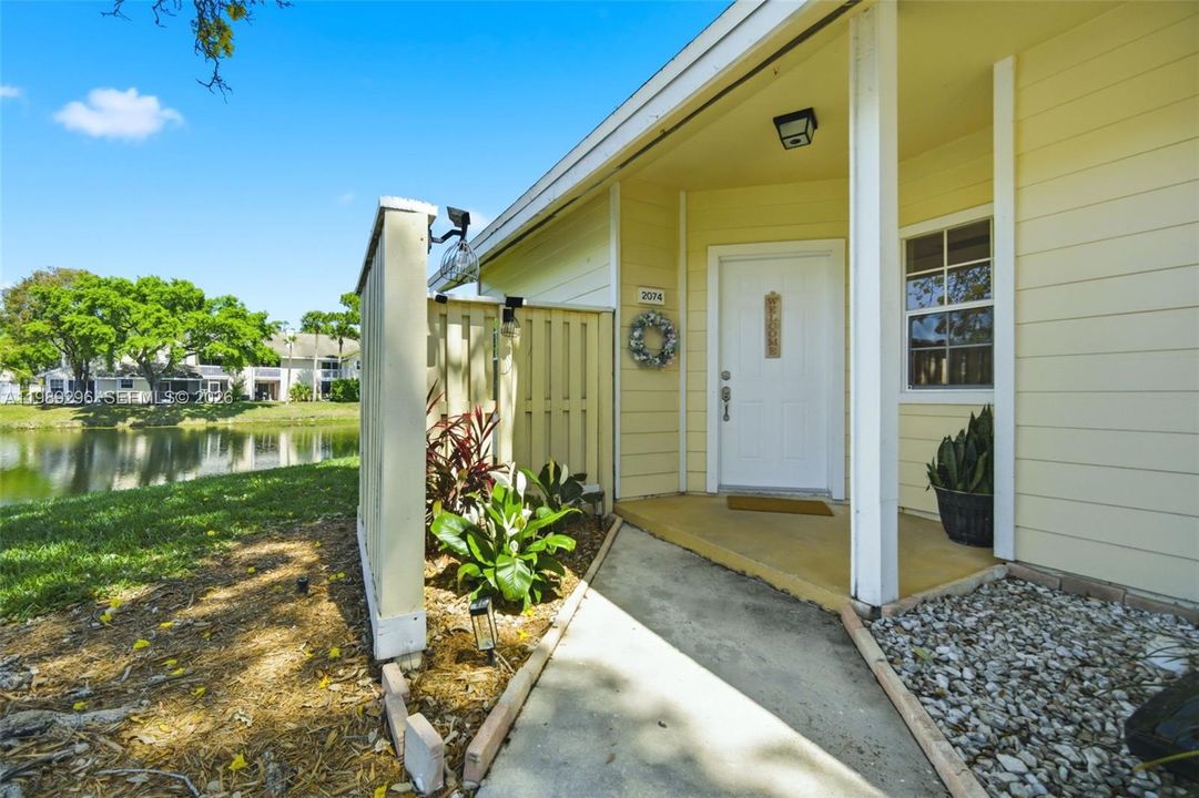 Activo con contrato: $298,000 (3 camas, 2 baños, 1167 Pies cuadrados)