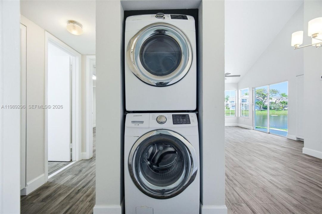 Activo con contrato: $298,000 (3 camas, 2 baños, 1167 Pies cuadrados)