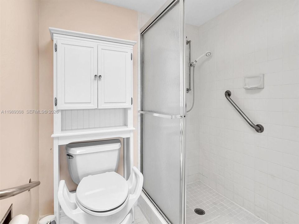 Под контрактом: $199,990 (2 спален, 2 ванн, 1192 Квадратных фут)