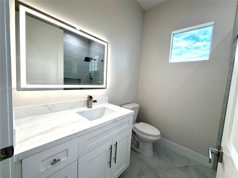 Недавно продано: $509,999 (4 спален, 2 ванн, 1616 Квадратных фут)