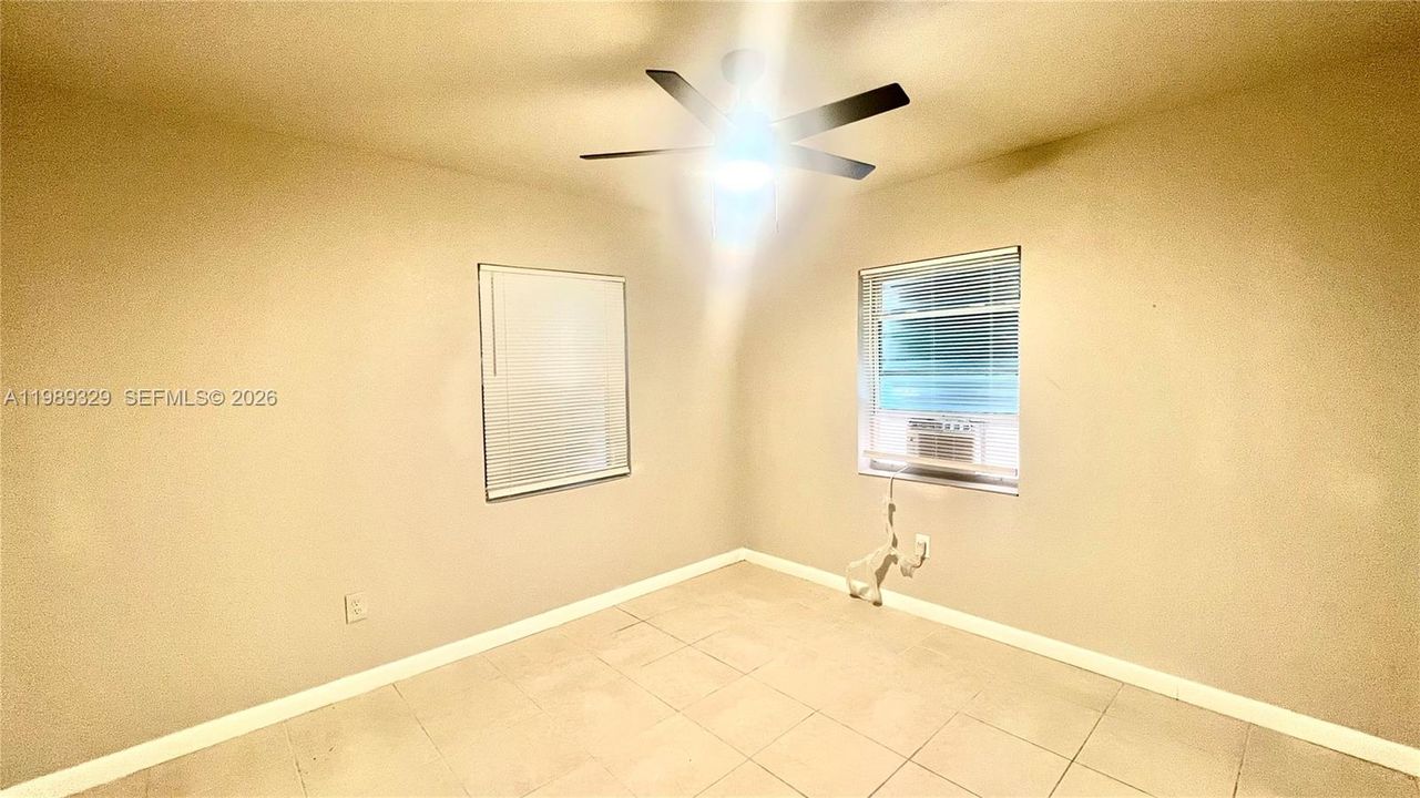 En Renta: $1,499 (2 camas, 1 baños, 1200 Pies cuadrados)