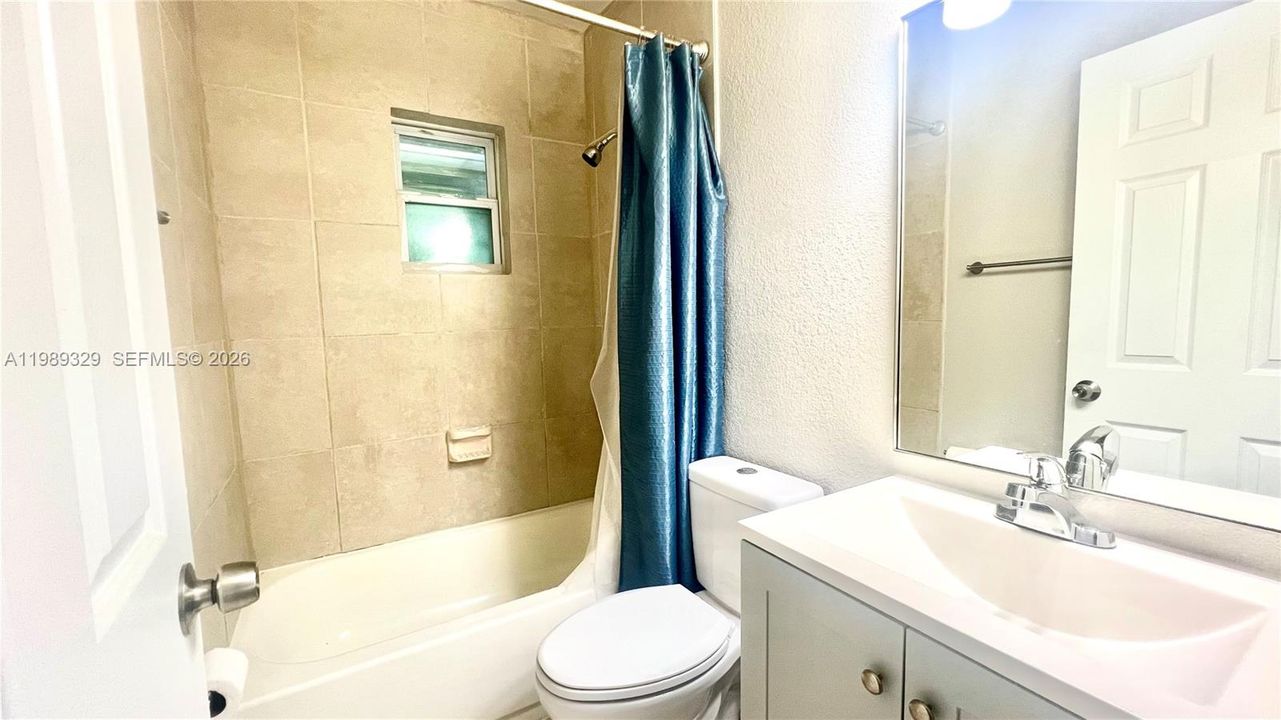 En Renta: $1,499 (2 camas, 1 baños, 1200 Pies cuadrados)