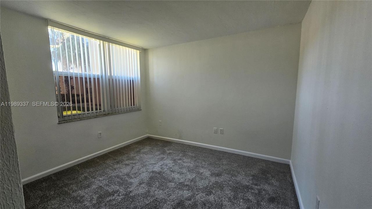 For Sale: $225,000 (2 beds, 2 baths, 1000 Square Feet)