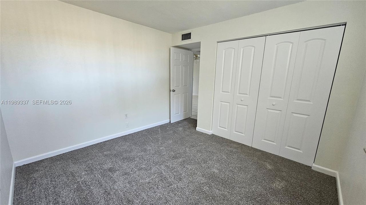 For Sale: $225,000 (2 beds, 2 baths, 1000 Square Feet)