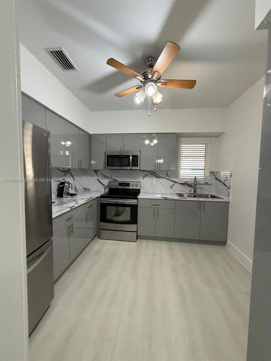 待售: $1,180,000 (0 贝兹, 0 浴室, 2132 平方英尺)