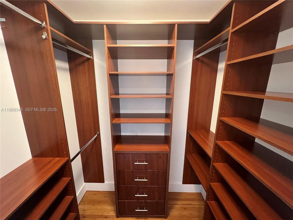 Mst Bdrm HER Walk-in Closet