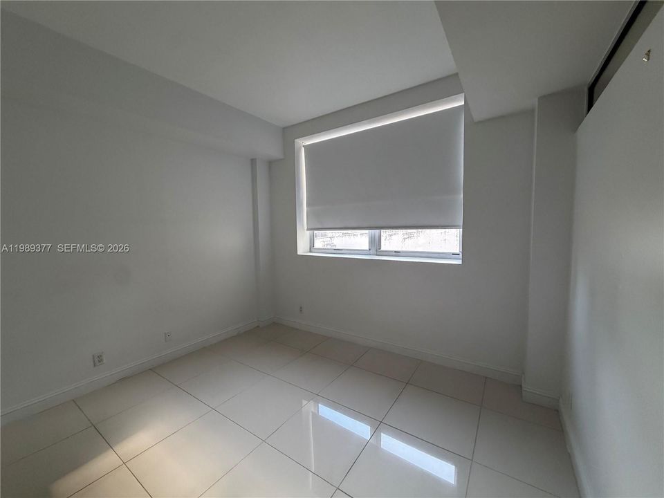 For Sale: $230,000 (1 beds, 1 baths, 553 Square Feet)